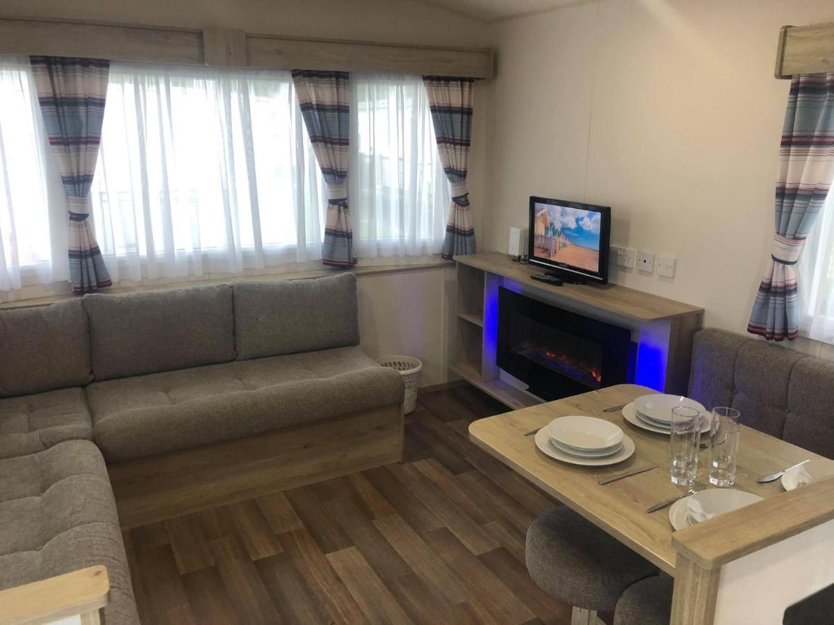 Ash Standard Holiday Home แชเปิลเซนต์เลนเนิร์ดส์ ภายนอก รูปภาพ